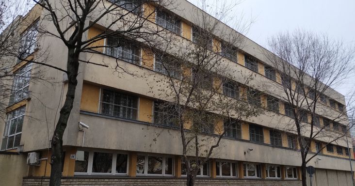 Hiába a kormányváltás, továbbra sem tudni, mit csinált a Szőlő utcában az ott foglalkoztatott pedofil pap