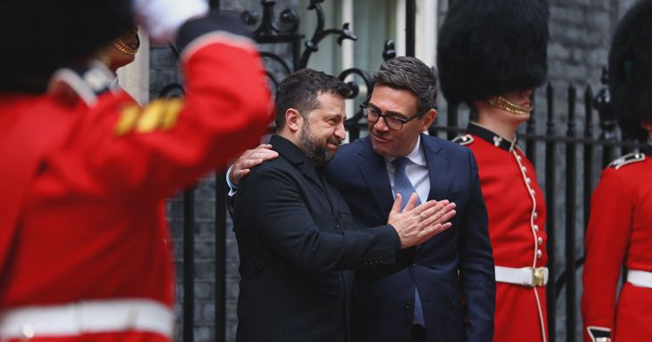 Volodimir Zelenszkij szerint az amerikaiak elárulták őt, a britek támogatást ígértek neki