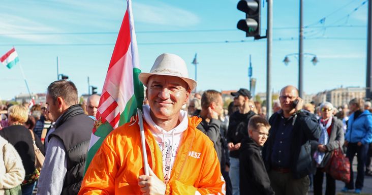 „Lélekben Orbán Viktor itt van velünk” – Így emlékezett Budapest október 23-án – videó