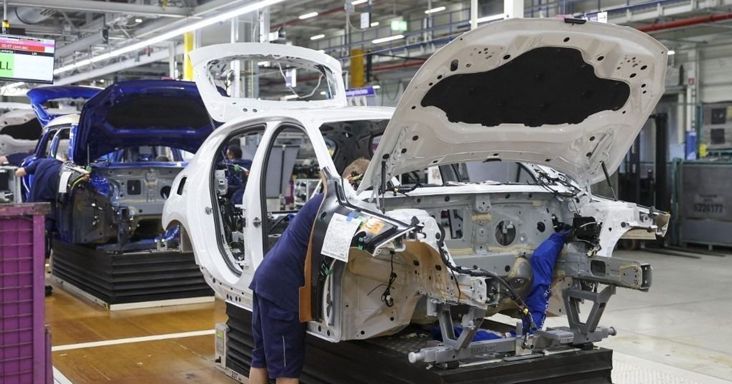 240 millió forintos lelépési pénzt ad az önként távozóknak a Magyarországon is termelő autógyártó: lefagyott a belső HR-rendszerük, annyian mennének – azonnal léptek, leállt a program