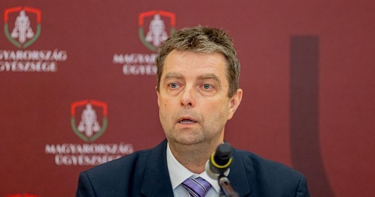 Tóni, Barbara és Ádám - jövő szerdán kiderülhet, hogy Rogánék valóban manipuláltatták-e a Völner-Schadl ügy nyomozati iratait