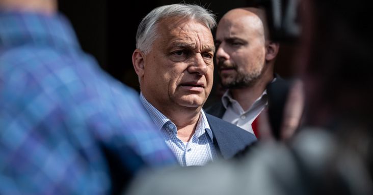 Orbán Viktor is Brüsszelben, elnökként üdvözölte Marine Le Pent