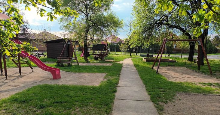 Délután négykor bezárnak a játszóterek, változik a nyitva tartás