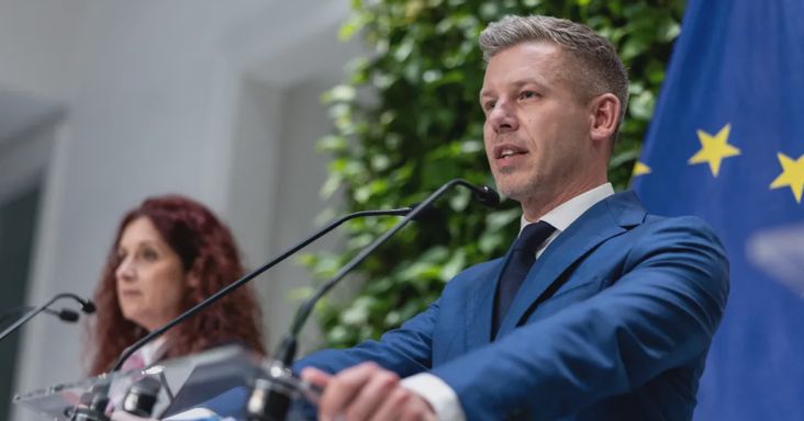 Orbánék szabályaira hivatkozik a kormány, titkosak maradnak a kormányülések összefoglalói