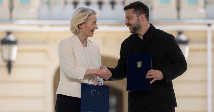 Lehet, hogy Von der Leyen mellé Zelenszkijt is megkapják a magyarok október 23-ára?