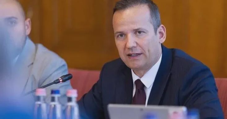 Hat volt igazságügyi minisztert nyilatkoztatna a végrehajtási visszaéléseket vizsgáló bizottság