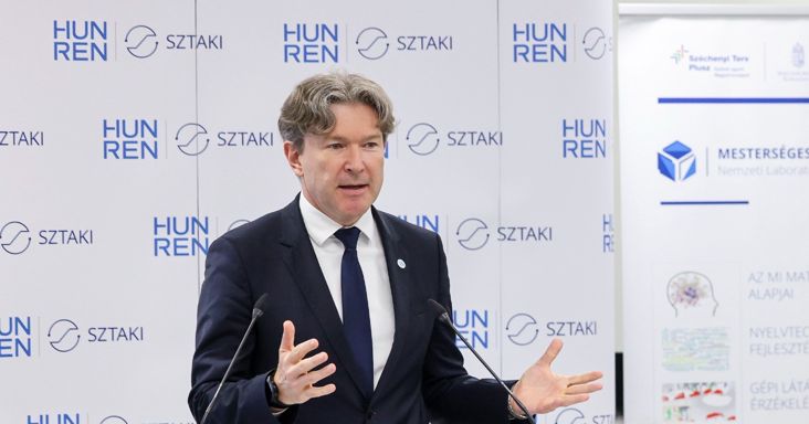 Távozott a HUN-REN vezetése