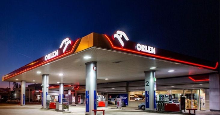 A lengyel Orlen-botrány mutatja: Kapitányék a tűzzel játszanak