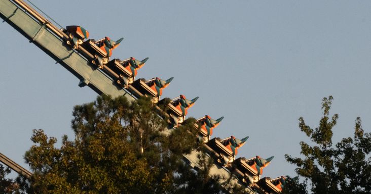 Egy ember meghalt egy amerikai vidámparkban történt hullámvasút-balesetben