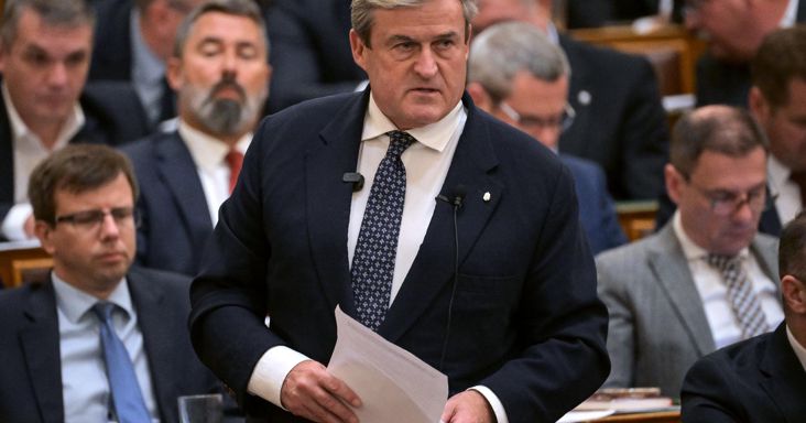 Feljelentést tett Kapitány miniszter Orbánék 475 milliárd forintos szállodafejlesztési programja kapcsán