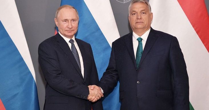 Lengyel külügyminiszter: pénzutalások és felvételek bizonyítják Orbánék és Moszkva együttműködését