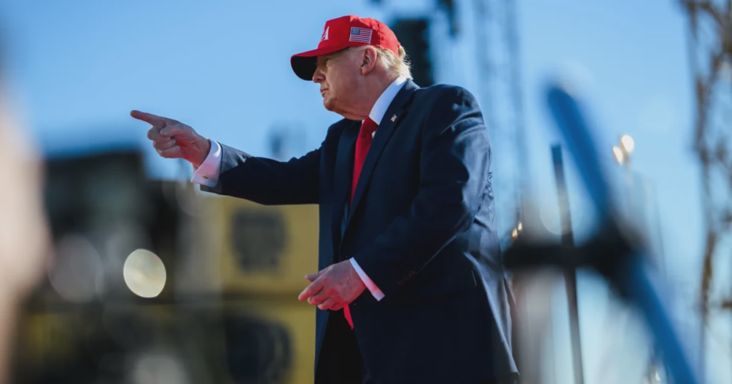 Donald Trump szerint lángba borulhat az USA, ha nem nyeri meg a félidős választást