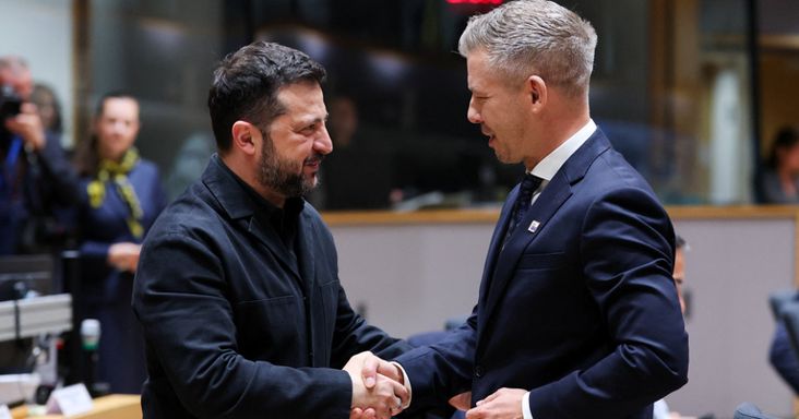Négyszemközt tárgyalt Magyar Péter és Volodimir Zelenszkij: Magyarország kész minden diplomáciai eszközzel segíteni