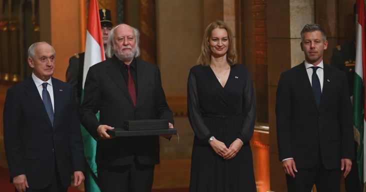 Krasznahorkai László, Závada Pál és Enyedi Ildikó is állami kitüntetést kapott október 23-a alkalmából