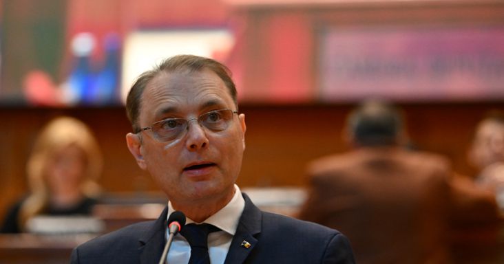 Véget ér a román kormányválság, a negyedik miniszterelnök-jelöltet megszavazta a parlament