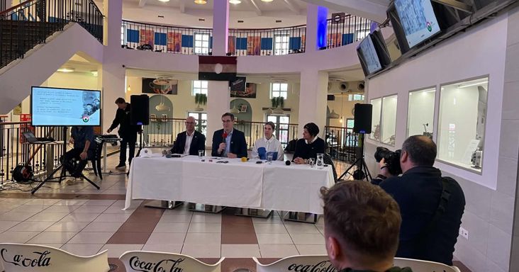 70 év múltán újra ledöntik a Sztálin-szobrot