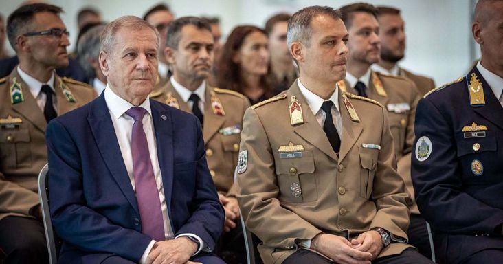 Hadházy: A Honvédelmi Minisztérium furcsán értelmezi a rendszerváltást