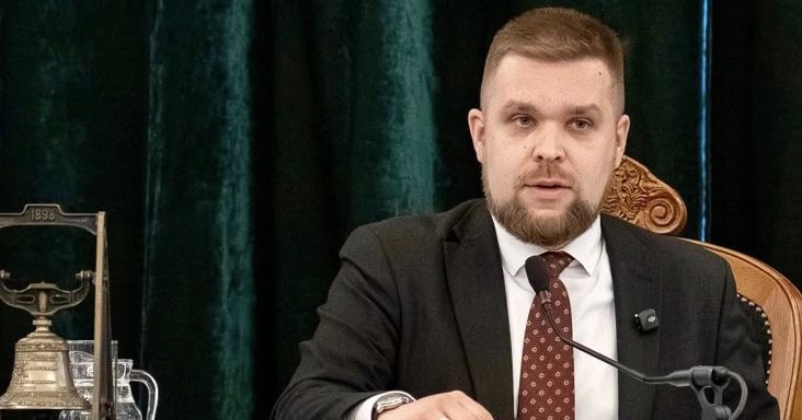 Alaptörvénymódosítást kezdeményez Pintér Bence, hogy új önkormányzati választást lehessen kiírni