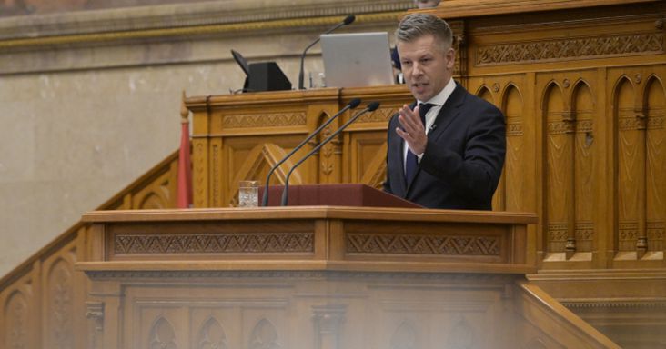 Szja-csökkentés, béremelések és nagy bejelentések, de hiányzik a konkrét költségvetési tervezet