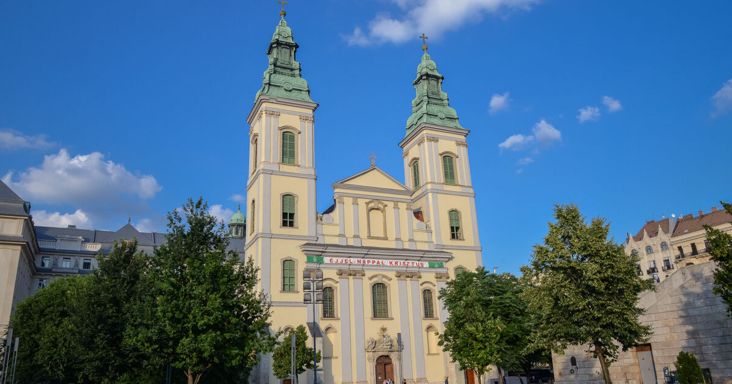Imával szabadítaná ki korrupcióval gyanúsított politikusait a KDNP