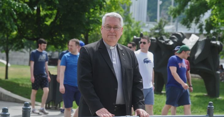 Osztie Zoltán újra a politika szolgálatába állította a templomot, de hol húzza meg a határt a katolikus egyház?