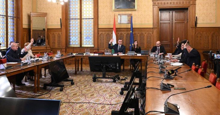 Ungváry Krisztiánt és Romsics Ignácot is várja a spontán privatizációt vizsgáló bizottság