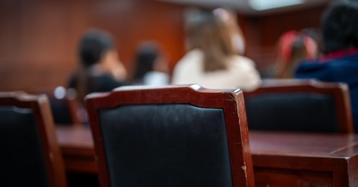 Két embert köröznek a 15,6 milliárdos, Szijjártó Péter bonyolította lélegeztetőgép-beszerzés ügyében
