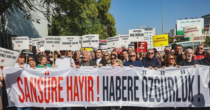 Több török városban tüntettek a sajtószabadság védelmében