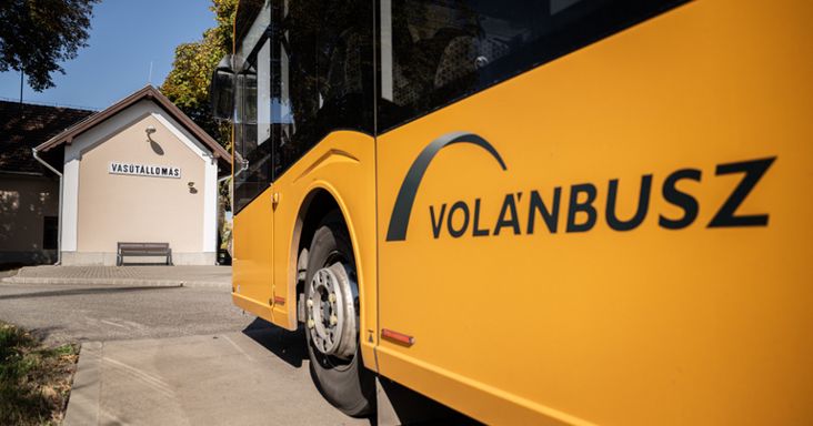 Döntött a bíróság a Volánbusz-ügyben: Jellinek Dániel házi őrizetbe kerül, Szivek Norbert letartóztatásban marad