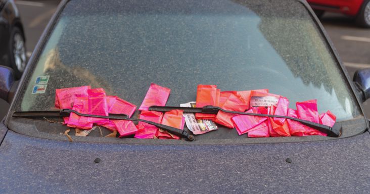 Eltűnnek a mikuláscsomagok az autókról