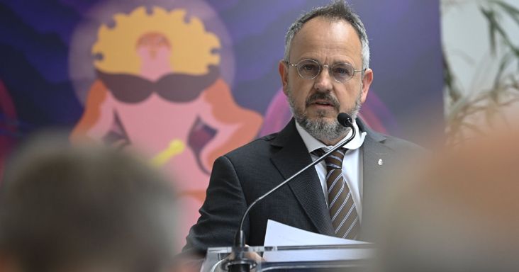 Üzent a szegedi Csillagbörtönből Bús Balázs