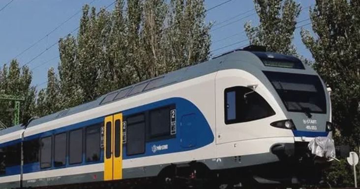 Hétfőtől emelkedik a pótdíj a vonatokon, a buszokon és a HÉV-eken