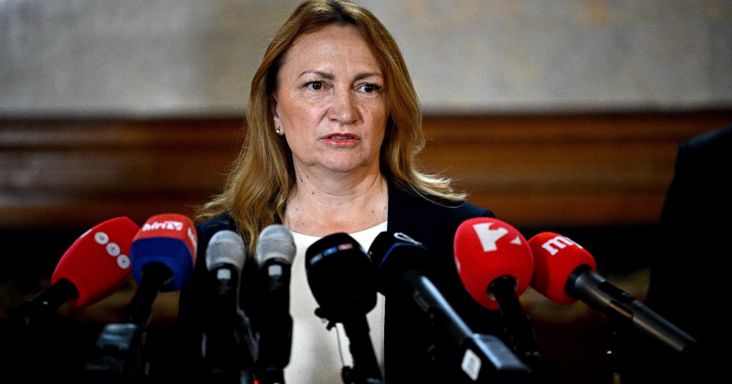 Vadászfotói miatt lefokozták a Tisza Párt képviselőjét, Kaprinyák Tibort