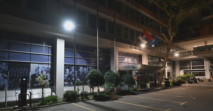 Utcára vezényelték a rohamrendőröket Belgrádban, mintha Aleksandar Vučić nem akarná elismerni a várható vereséget