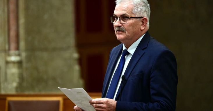 Nem védte tovább a mentelmi jog, évtizedek után gyanúsított lett Simon Miklós