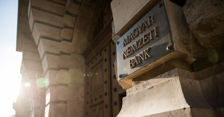 Még egy kicsit kivárhat az MNB, de bármelyik pillanatban jöhet a kormány nagy terve, ami mindent átír majd