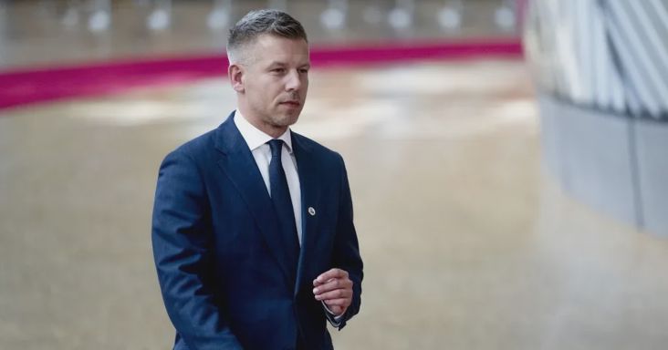Magyar Péter péntek reggel Volodimir Zelenszkijjel tárgyal Brüsszelben