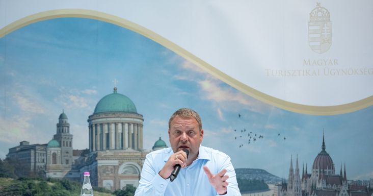 Kapitány feljelentést tett az Orbán-kormány 475 milliárdos szállodafejlesztési programja miatt