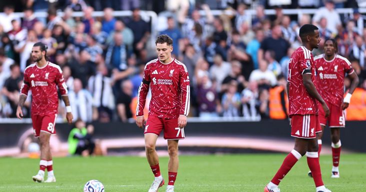 „Ki kell őt rakni” – Beleszállt Szoboszlai posztriválisába a Liverpool ikonja