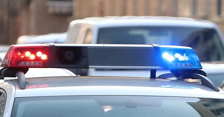 Bombafenyegetés miatt vonultak ki a rendőrök egy budapesti kórházhoz