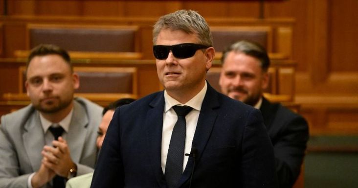 Több mint 600 milliót tapsolt el az előző kormány két hónap alatt, Kátai-Németh Vilmos feljelentést tett