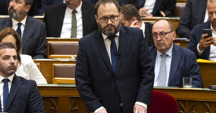 Módosították a 2026-os költségvetést, 7,5 százalékra nőtt a hiánycél