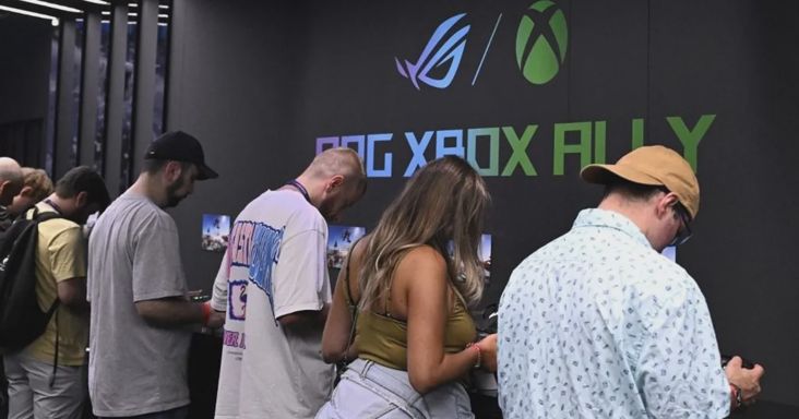 Kisebb a legtöbb okostelefonnál az Xbox új kontrollere - videó