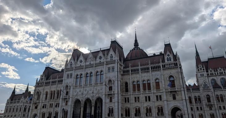 Menesztett egy helyettes államtitkárt Magyar Péter