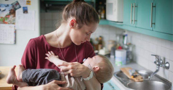 Azon az anyák járnak legjobban, akik gyermekvállalás mellett is dolgoznak: nem csak a pénzről van szó, van egy sokkal komolyabb faktor