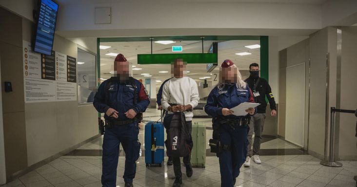 Visszahozták az Antiguán elfogott, pedofíliával gyanúsított magyar férfit