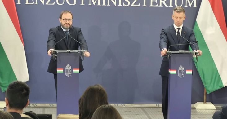 Magyar Péter az emeléssel elégedetlen állami dolgozóknak üzent a 2027-es költségvetés bemutatásánál