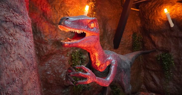 Filmes hősök a dínók birodalmában – ikonikus mozifilmek közepébe csöppenünk ebben a budapesti étteremben