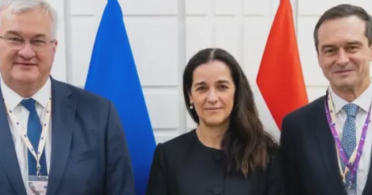 Ukrán külügyminiszter: Magyar Péter bölcs hozzáállással elérte azt, amit Orbán zsarolással soha