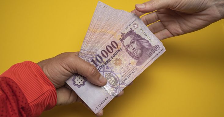 Magasabb növekedés és alacsonyabb infláció jöhet itthon, de van rossz hír is